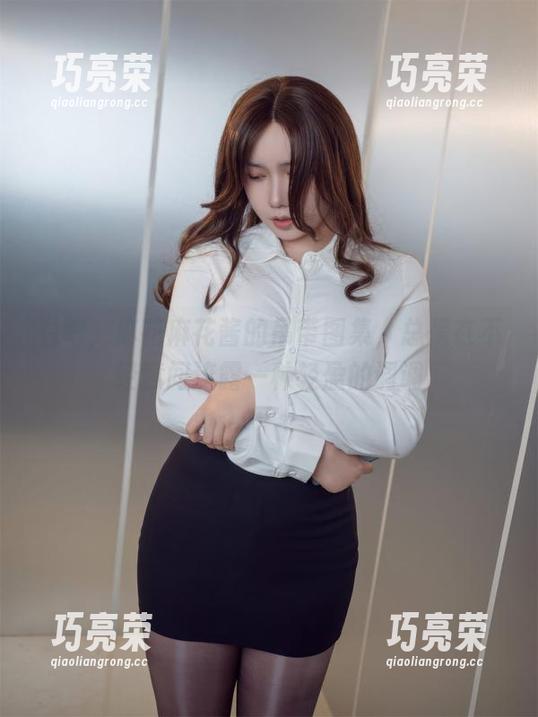 麻花麻花酱 看吧,麻花麻花酱的吊带图集,总是在不经意间流露一种轻盈的调调